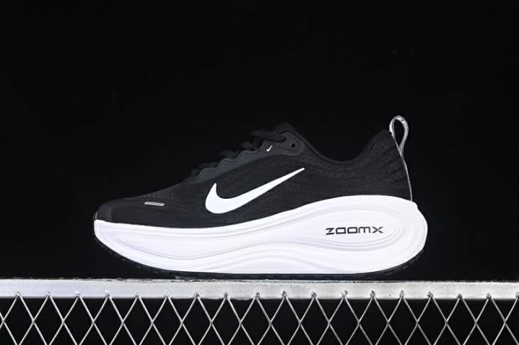 Picture of Nike Vomero Plus _SKUfw20772095475845889fw